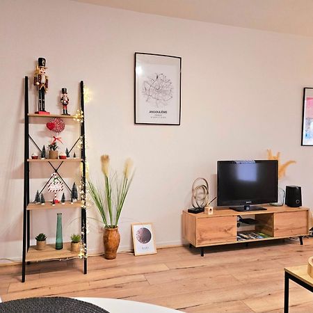 Appartement Cosy Proche Gare - Fibre Optique Et Parking Angouleme Exterior photo